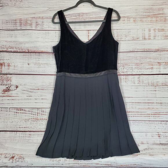 Laundry by Shelli Segal Black Fairy Goth Dress 14 Velvet Top Rayon Pleated Skirt - Picture 2 of 14